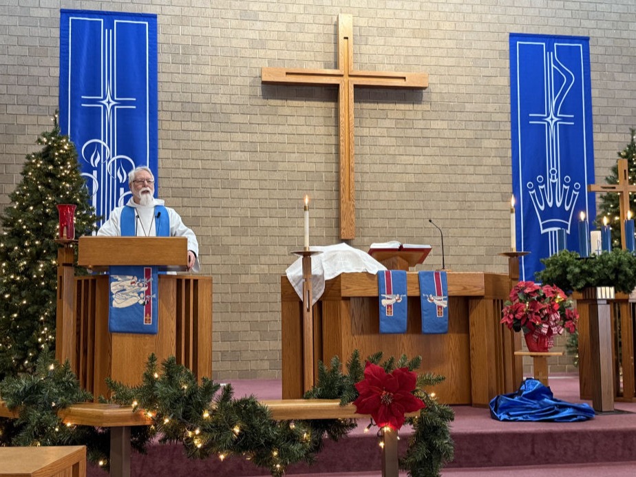 Bethel Lutheran Church Graettinger Iowa ELCA Pastor John Wolf Advent Altar Morphew Photo